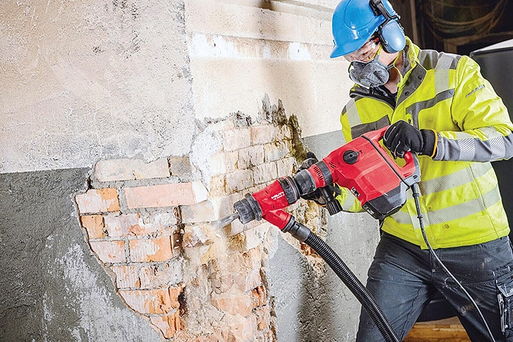 Демонтаж кирпичных стен