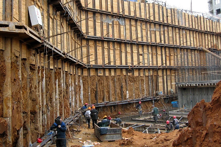 Устройство шпунтового ограждения